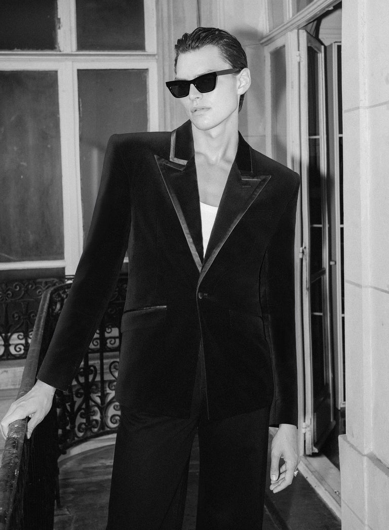 Single Breasted Wide Shoulder Black Velvet Jacket