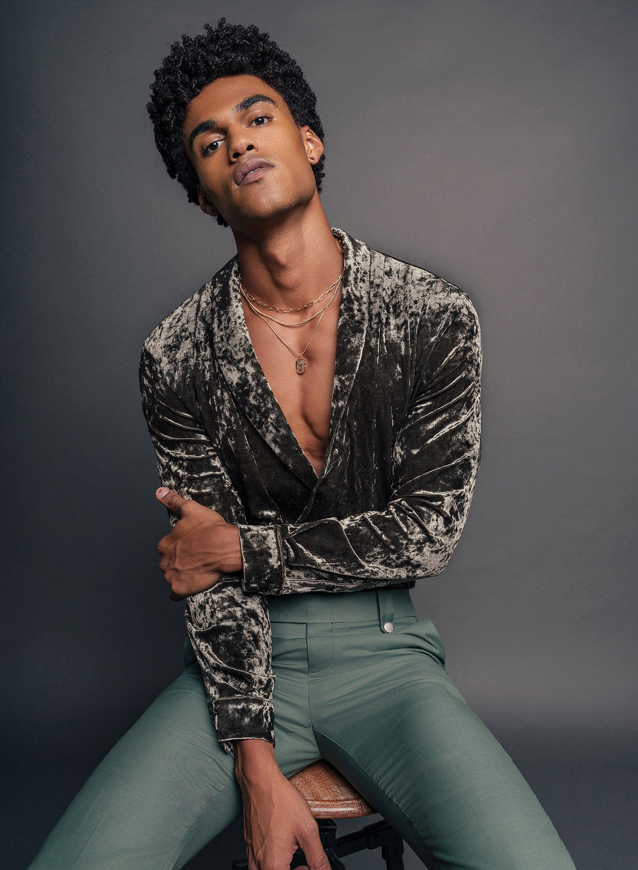Green Crushed Velvet Shawl Collar Shirt | Moda ropa hombre, Ropa de moda hombre, Moda hombre Green Crushed Velvet Shawl Collar Shirt | Moda ropa hombre, Ropa de moda hombre, Moda hombre